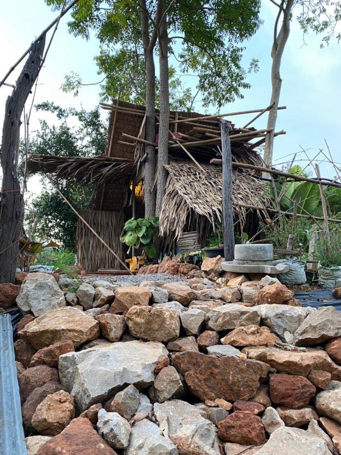 Отель Royal Mountain Hut Ratchaburi Экстерьер фото