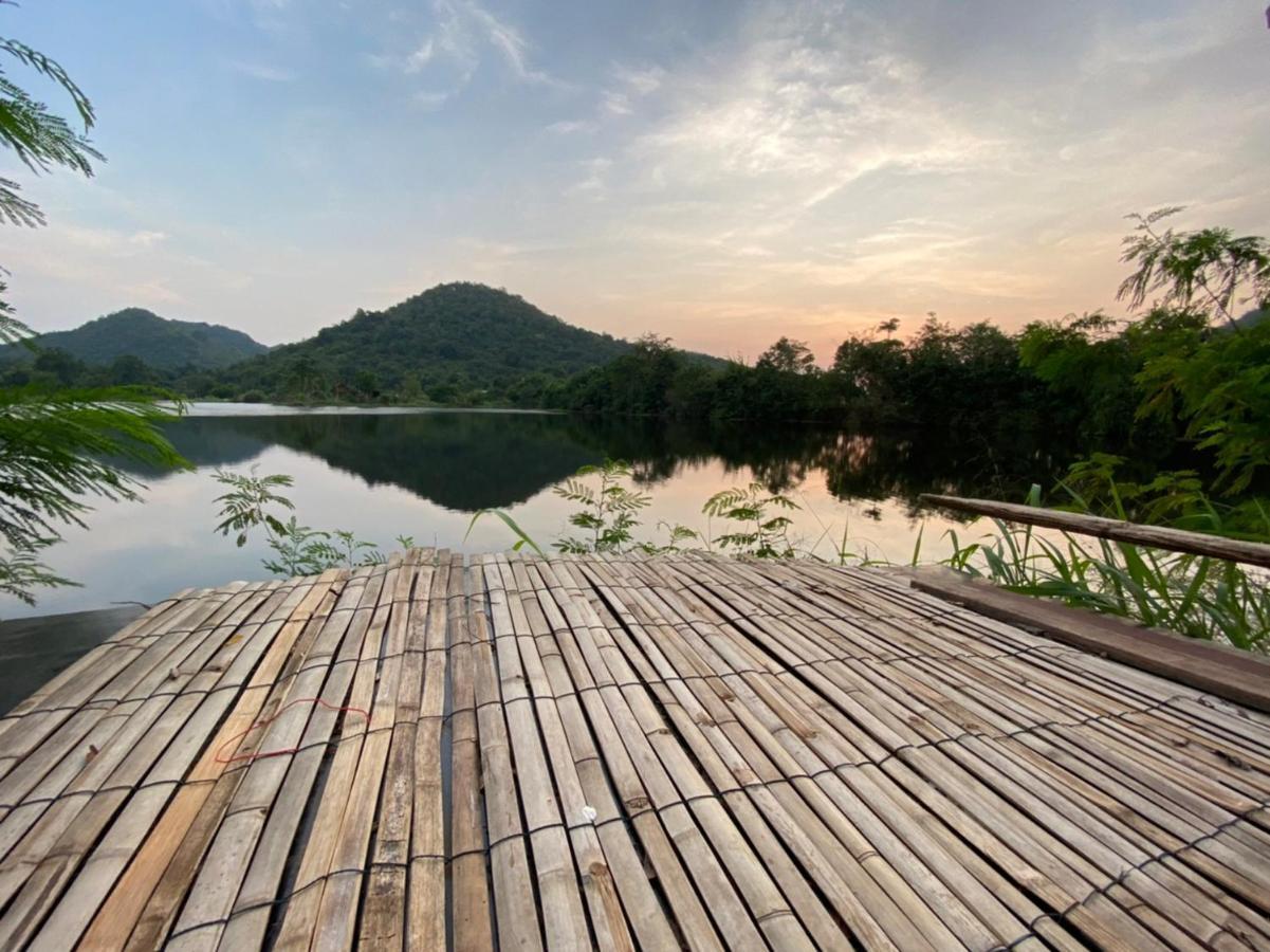 Отель Royal Mountain Hut Ratchaburi Экстерьер фото