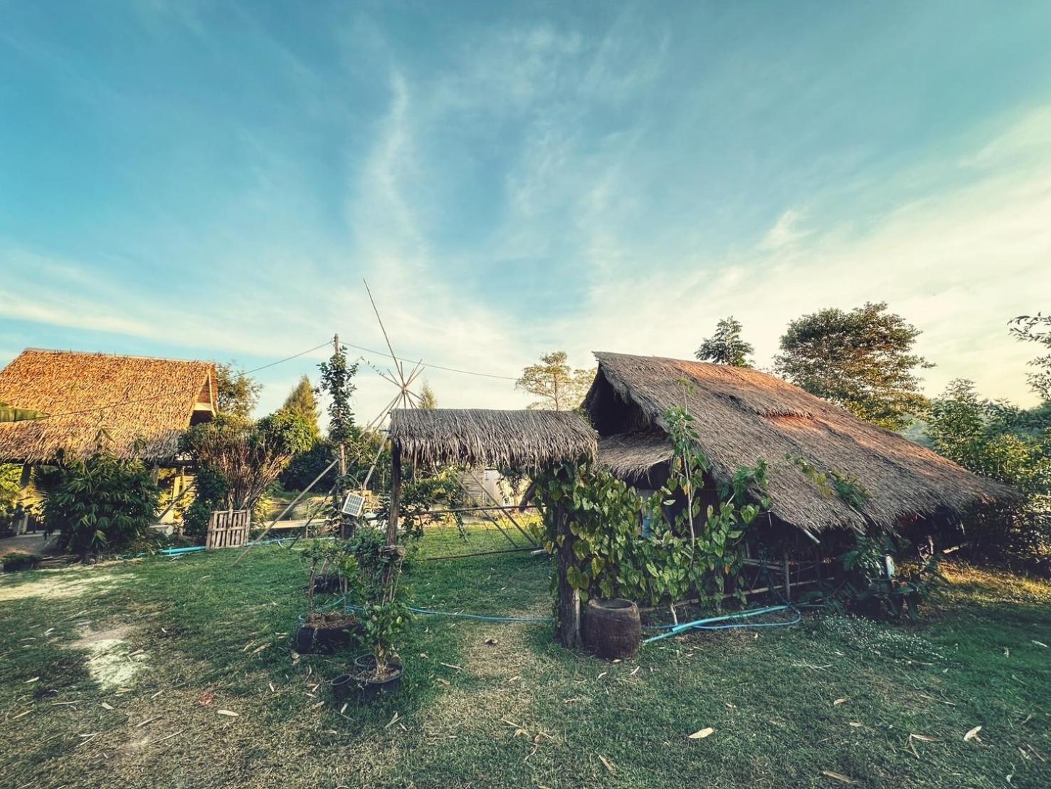 Отель Royal Mountain Hut Ratchaburi Экстерьер фото